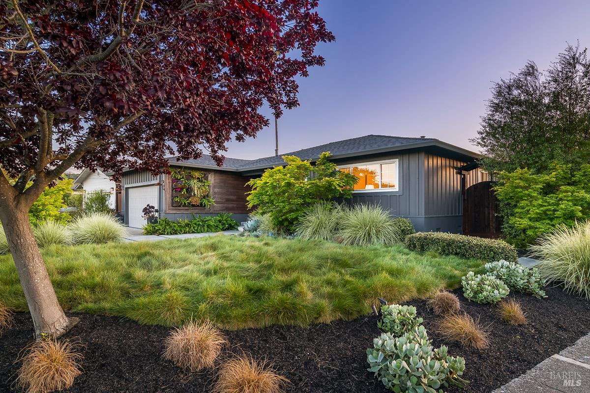 Detail Gallery Image 39 of 42 For 114 Golden Hind Psge, Corte Madera,  CA 94925 - 3 Beds | 2 Baths