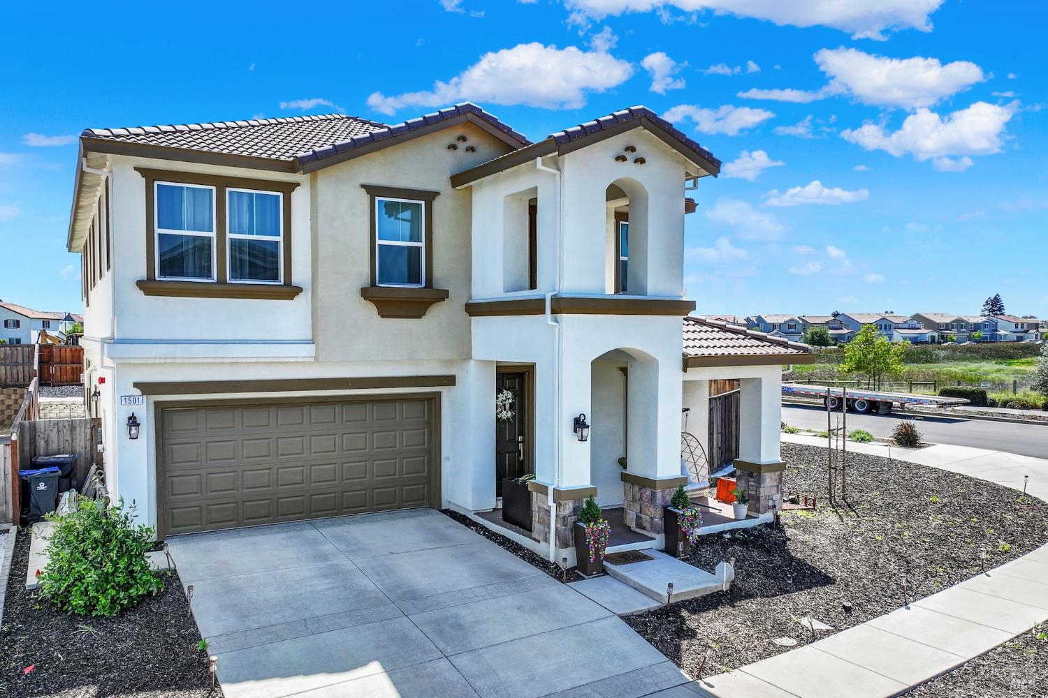 Detail Gallery Image 3 of 58 For 1501 Nightfall Ln, Fairfield,  CA 94533 - 4 Beds | 3 Baths