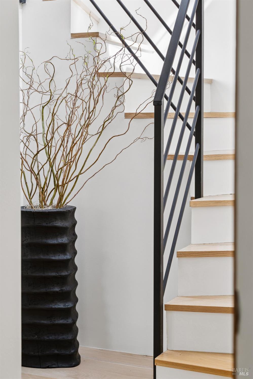 Detail Gallery Image 16 of 54 For 321 Pine Hill Rd, Mill Valley,  CA 94941 - 4 Beds | 3 Baths