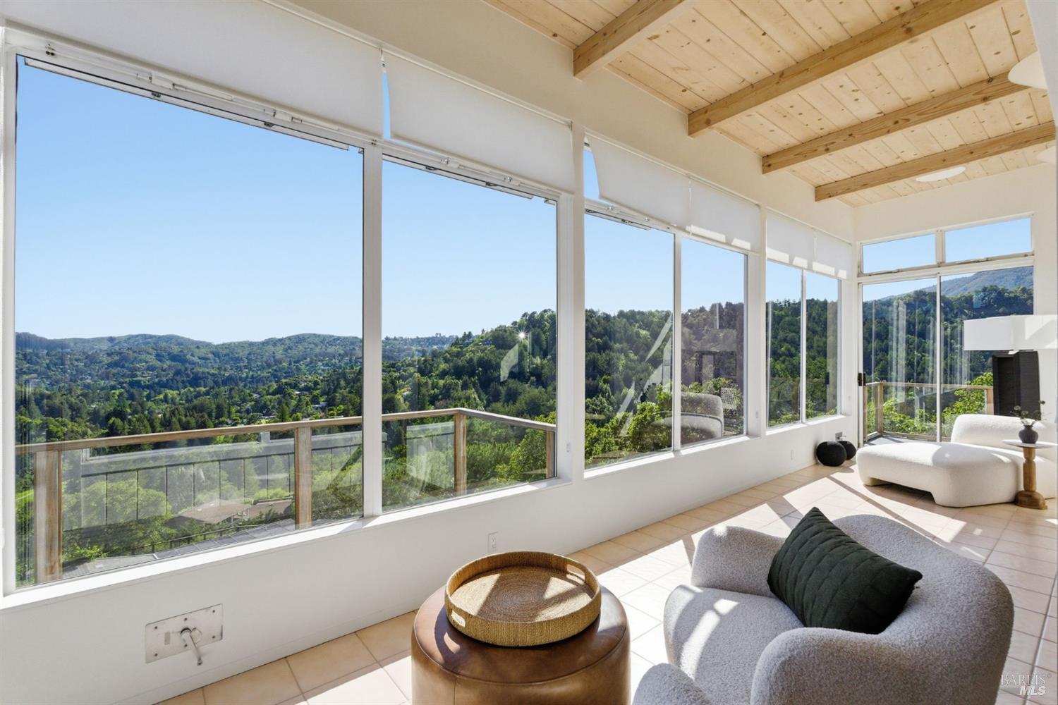 Detail Gallery Image 12 of 65 For 41 Magdalena Ct, Mill Valley,  CA 94941 - 5 Beds | 3/1 Baths