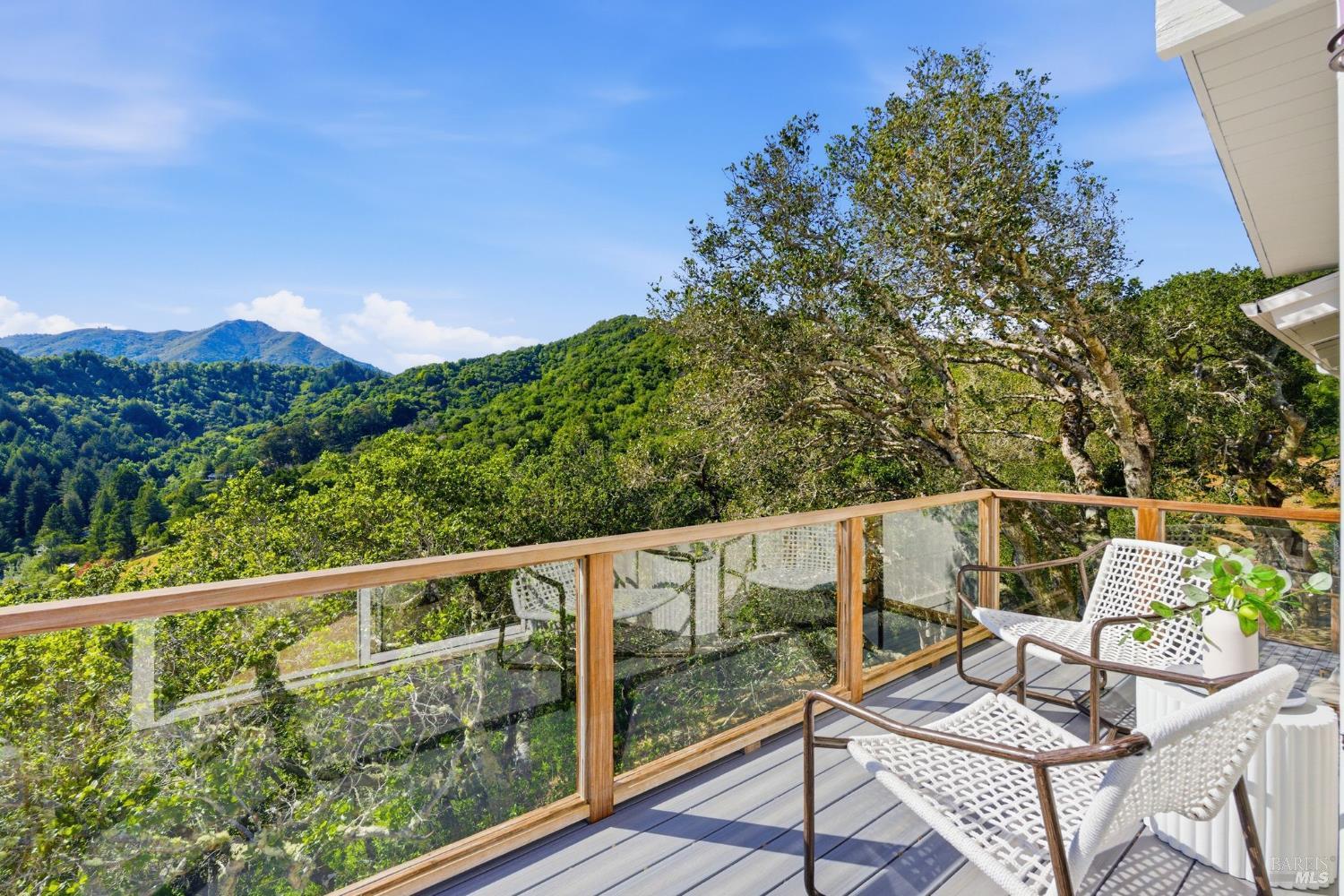 Detail Gallery Image 15 of 65 For 41 Magdalena Ct, Mill Valley,  CA 94941 - 5 Beds | 3/1 Baths