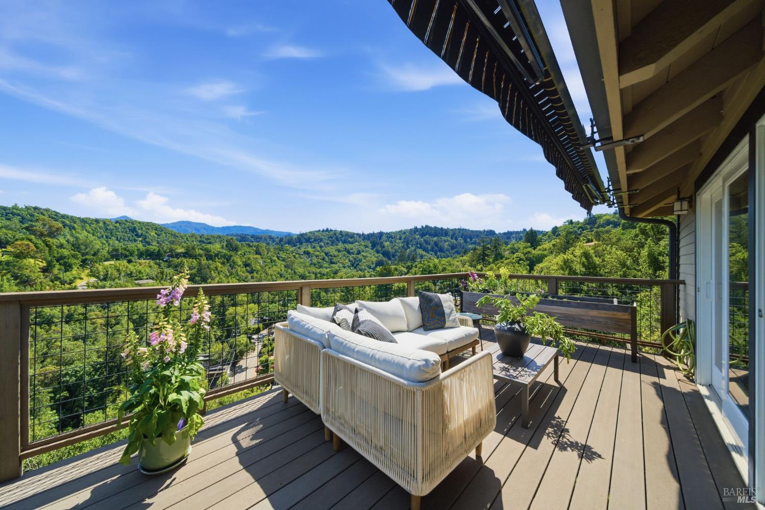 Detail Gallery Image 10 of 61 For 128 Madrone Rd, Fairfax,  CA 94930 - 4 Beds | 2 Baths