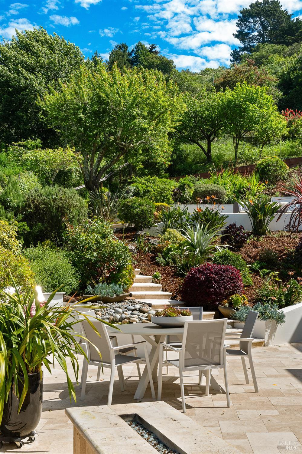 Detail Gallery Image 24 of 55 For 5 Warren Ct, Tiburon,  CA 94920 - 4 Beds | 4/1 Baths