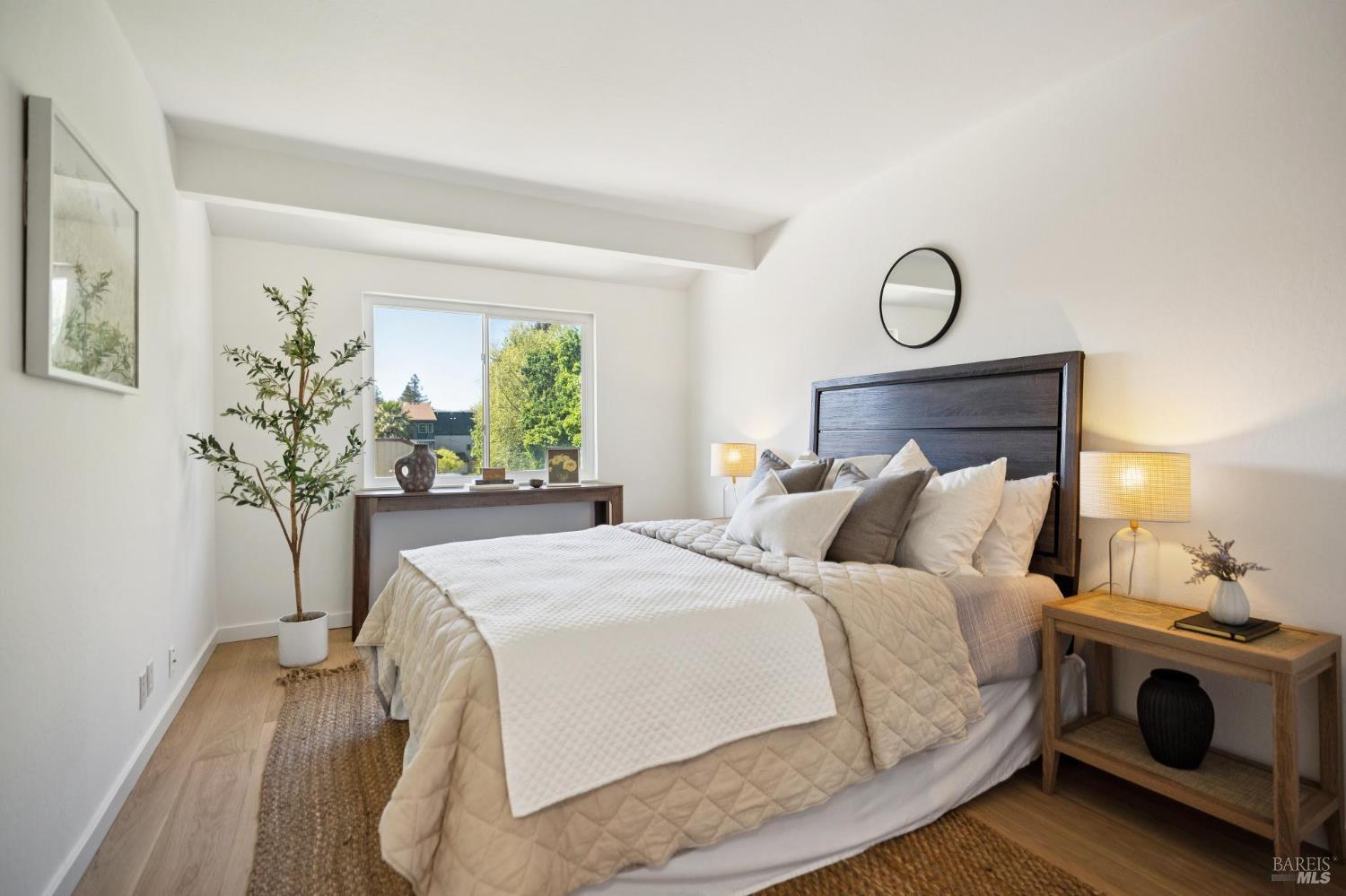 Detail Gallery Image 7 of 11 For 1542 Center Rd #96,  Novato,  CA 94947 - 2 Beds | 1/1 Baths