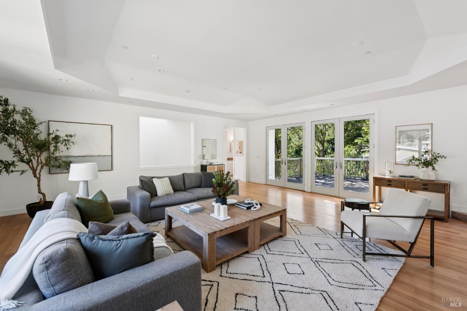 Detail Gallery Image 8 of 51 For 115 Piper Ln, Fairfax,  CA 94930 - 3 Beds | 2/1 Baths