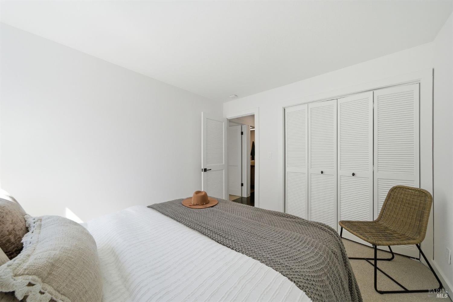 Detail Gallery Image 21 of 61 For 128 Madrone Rd, Fairfax,  CA 94930 - 4 Beds | 2 Baths