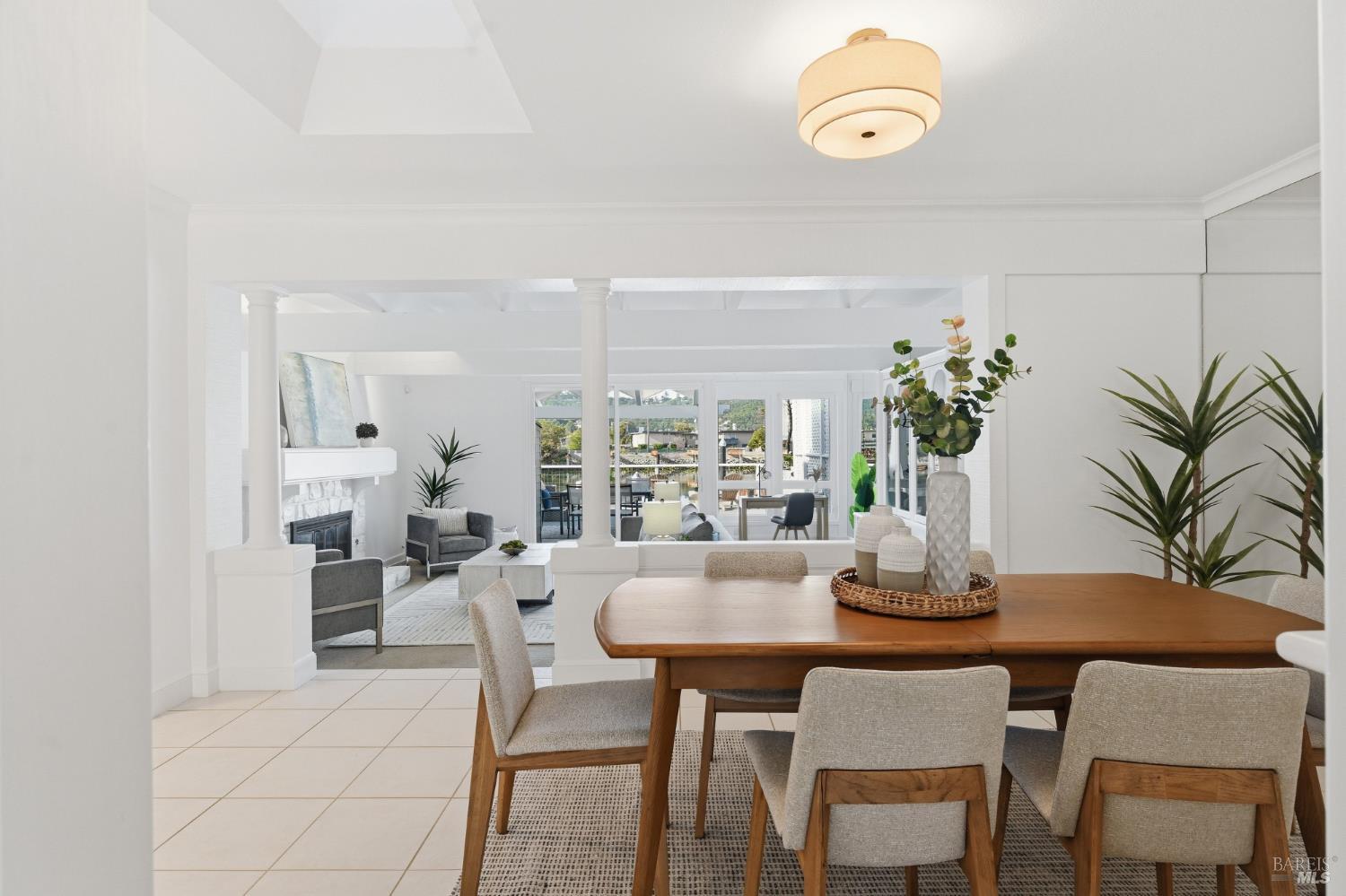 Detail Gallery Image 13 of 35 For 22 Mooring Rd, San Rafael,  CA 94901 - – Beds | – Baths