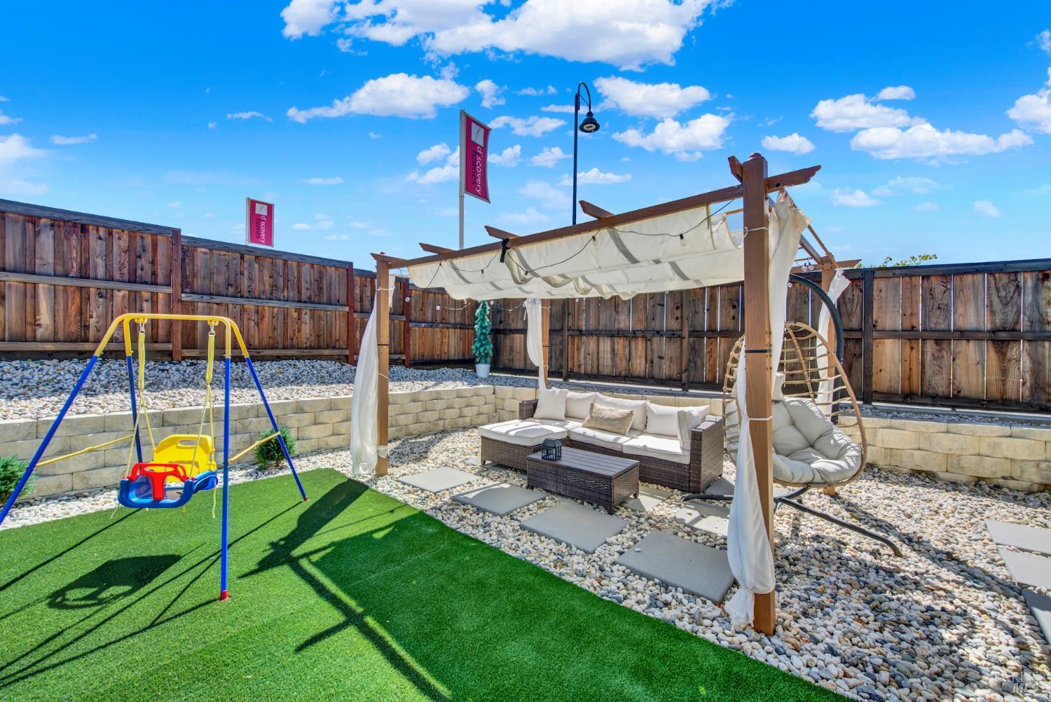 Detail Gallery Image 43 of 58 For 1501 Nightfall Ln, Fairfield,  CA 94533 - 4 Beds | 3 Baths