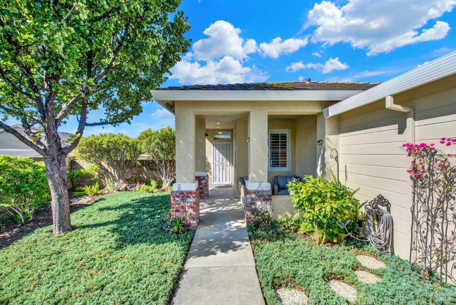 Detail Gallery Image 4 of 72 For 367 Bartlett Ln, Vacaville,  CA 95687 - 3 Beds | 2 Baths