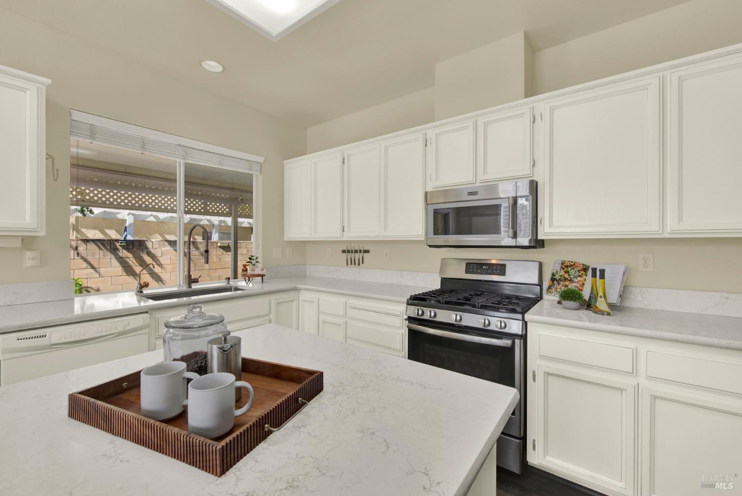 Detail Gallery Image 21 of 72 For 367 Bartlett Ln, Vacaville,  CA 95687 - 3 Beds | 2 Baths