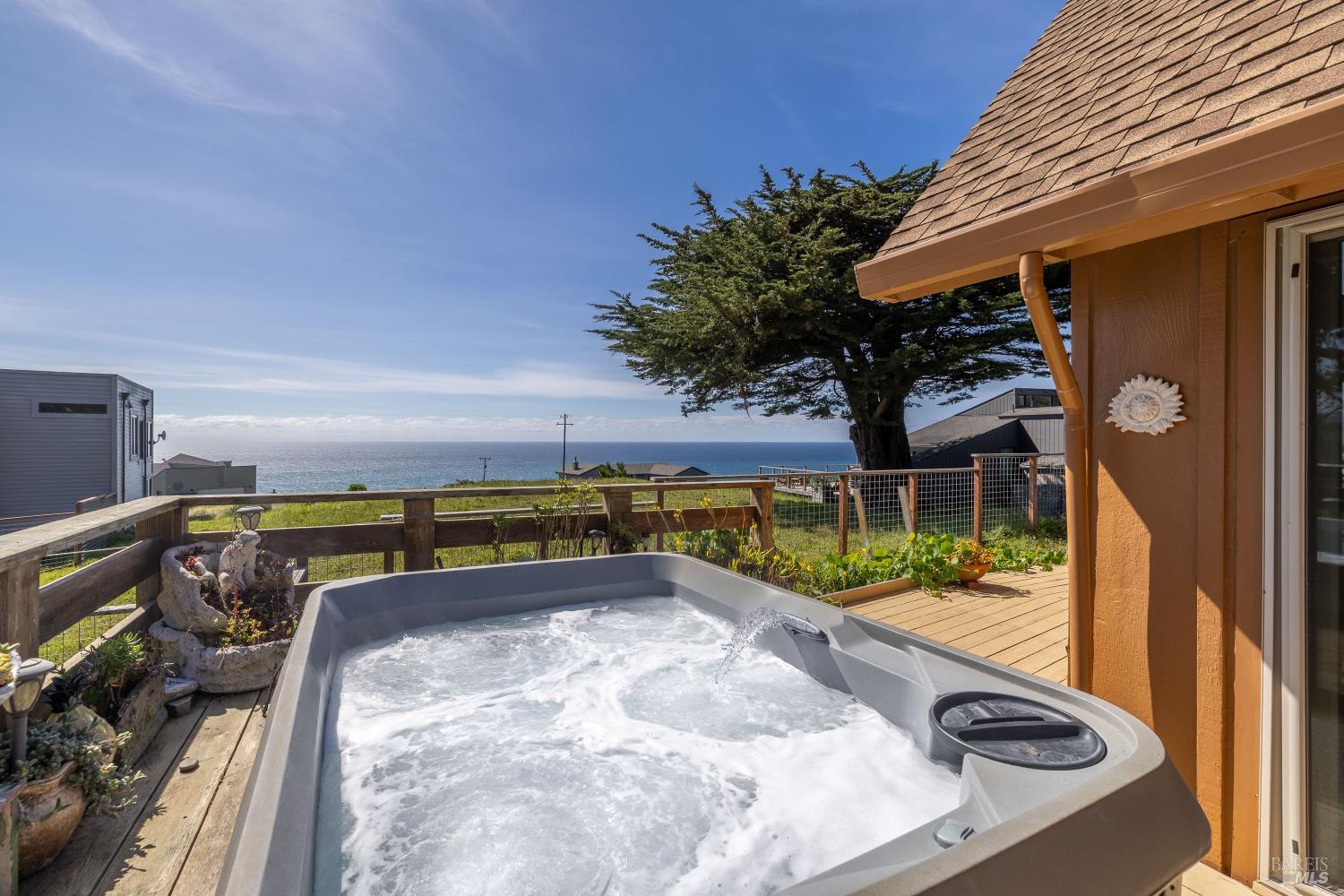 Detail Gallery Image 32 of 55 For 14720 S Highway 1 Unkn, Manchester,  CA 95459 - 2 Beds | 2 Baths