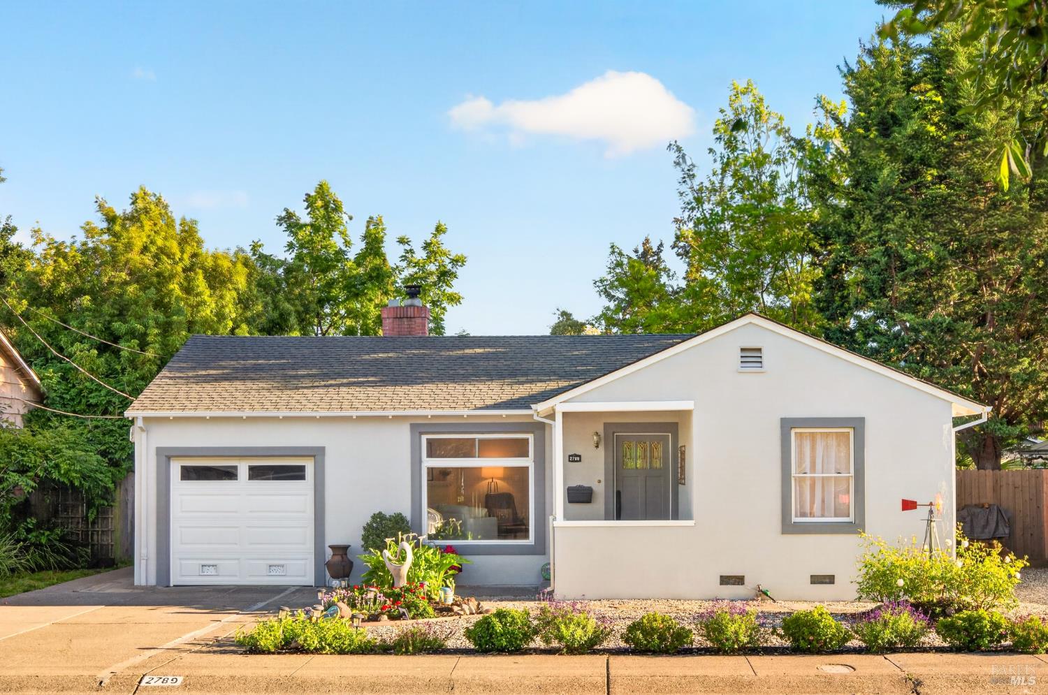 2789 Cypress Street photo 2