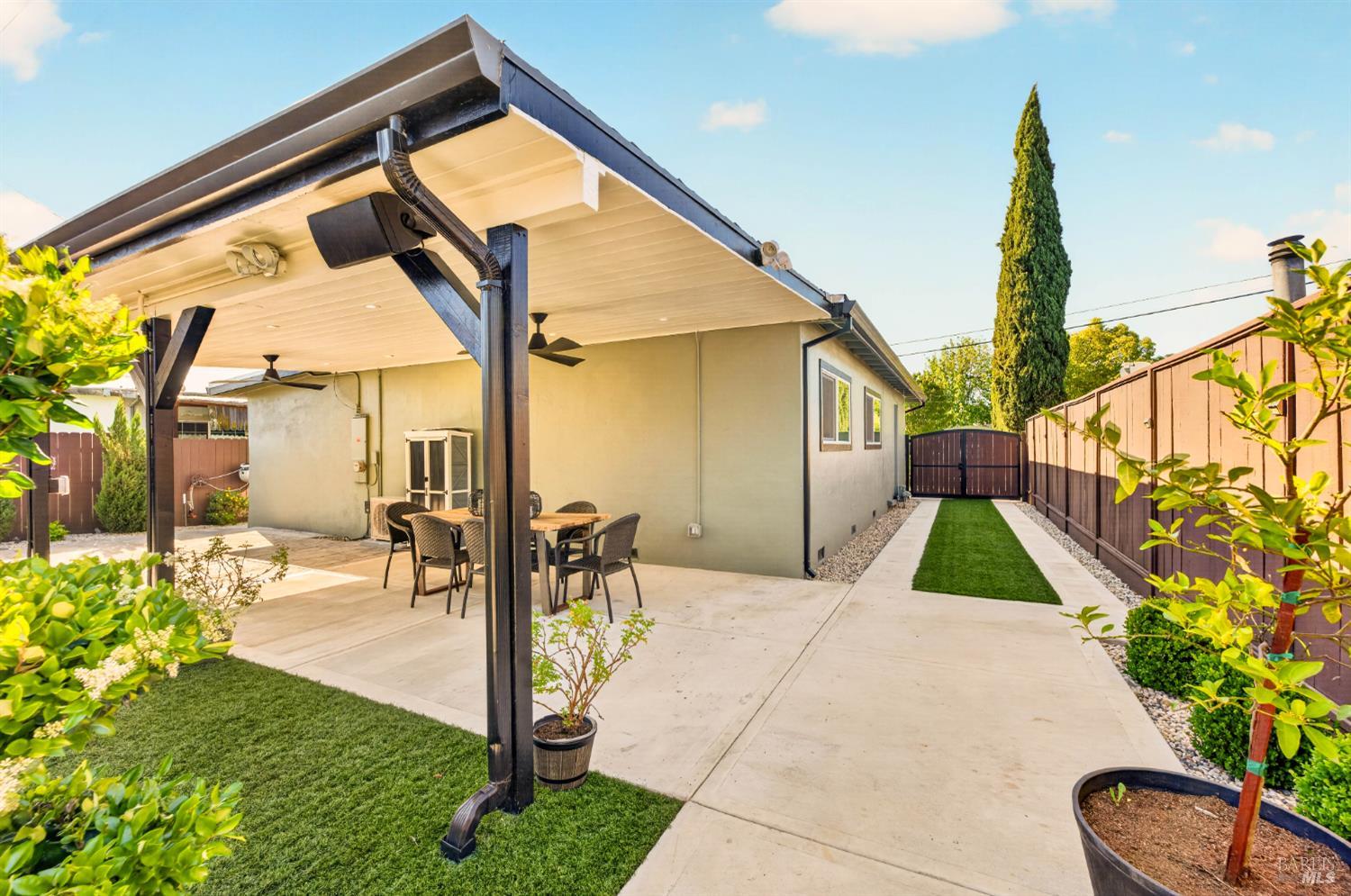 Detail Gallery Image 9 of 42 For 531 E Tennessee St, Fairfield,  CA 94533 - 3 Beds | 2 Baths