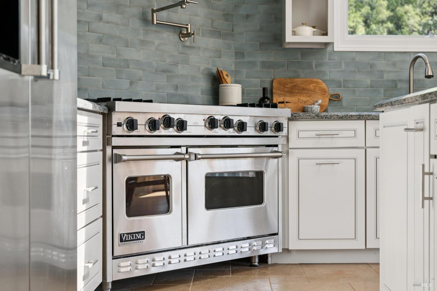 Detail Gallery Image 12 of 51 For 115 Piper Ln, Fairfax,  CA 94930 - 3 Beds | 2/1 Baths