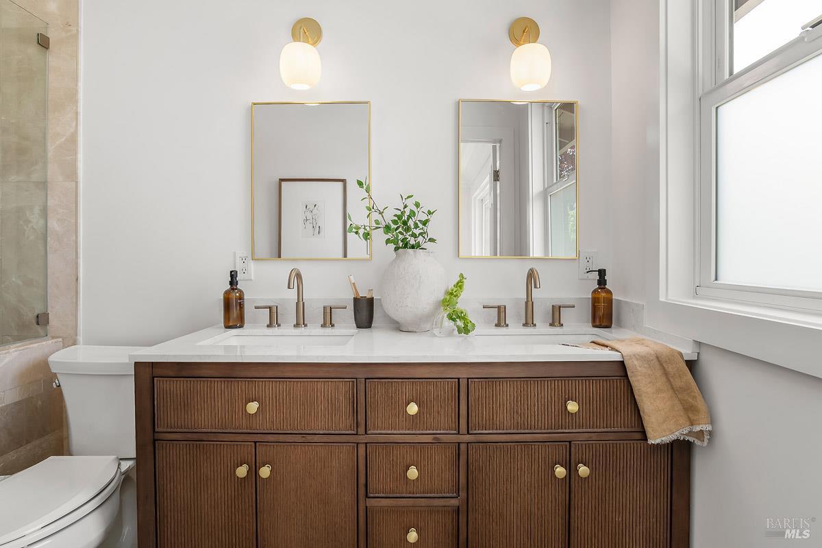 Detail Gallery Image 18 of 42 For 114 Golden Hind Psge, Corte Madera,  CA 94925 - 3 Beds | 2 Baths