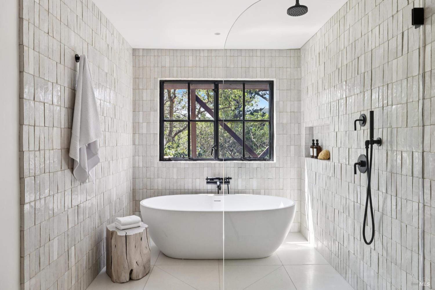 Detail Gallery Image 24 of 54 For 321 Pine Hill Rd, Mill Valley,  CA 94941 - 4 Beds | 3 Baths