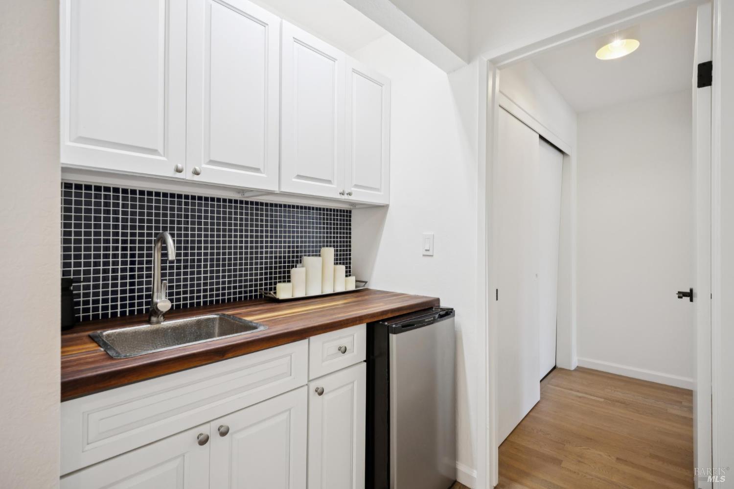 Detail Gallery Image 32 of 46 For 1380 Grand Ave, San Rafael,  CA 94901 - 4 Beds | 2/1 Baths