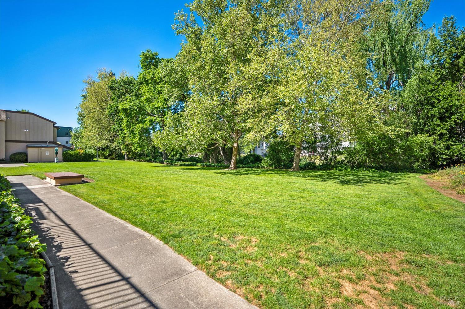 Detail Gallery Image 11 of 11 For 1542 Center Rd #96,  Novato,  CA 94947 - 2 Beds | 1/1 Baths