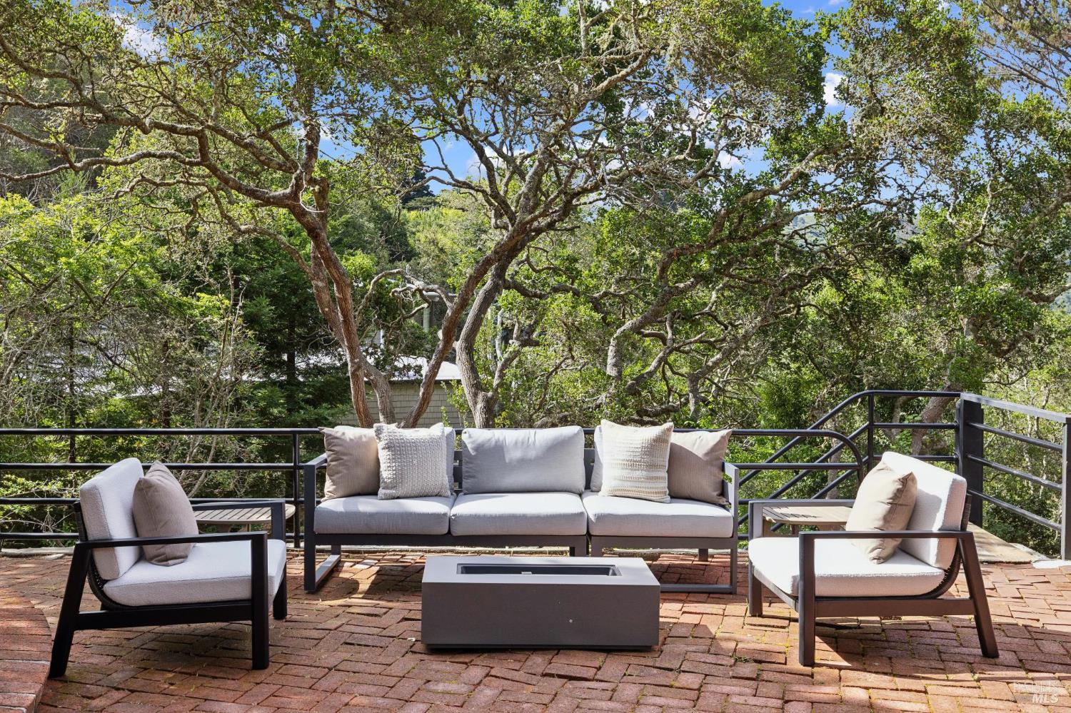 Detail Gallery Image 40 of 54 For 321 Pine Hill Rd, Mill Valley,  CA 94941 - 4 Beds | 3 Baths