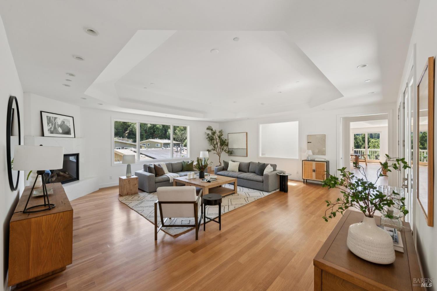 Detail Gallery Image 3 of 51 For 115 Piper Ln, Fairfax,  CA 94930 - 3 Beds | 2/1 Baths