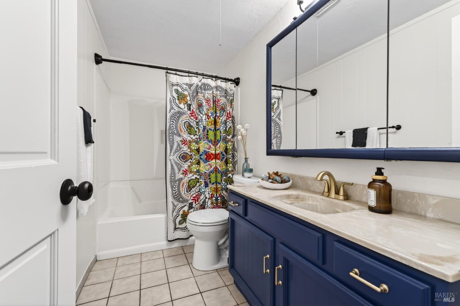 Detail Gallery Image 13 of 26 For 1898 Elm St, Ukiah,  CA 95482 - 2 Beds | 2 Baths