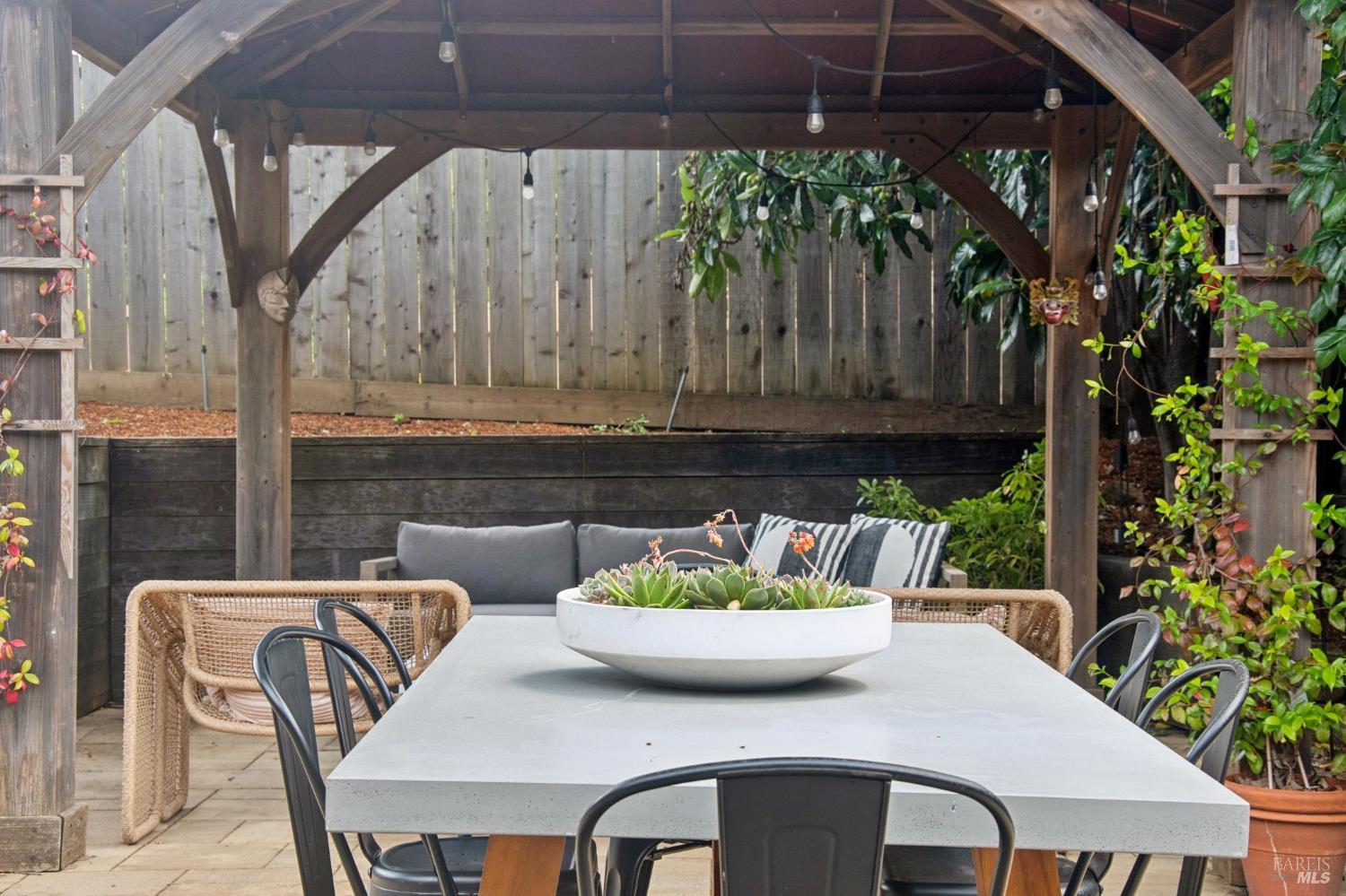 Detail Gallery Image 59 of 71 For 27 Sierra Ave, San Anselmo,  CA 94960 - 3 Beds | 2 Baths