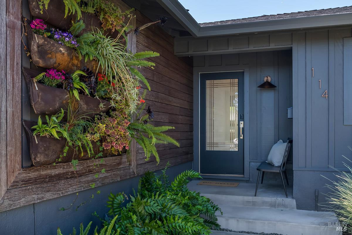 Detail Gallery Image 2 of 42 For 114 Golden Hind Psge, Corte Madera,  CA 94925 - 3 Beds | 2 Baths