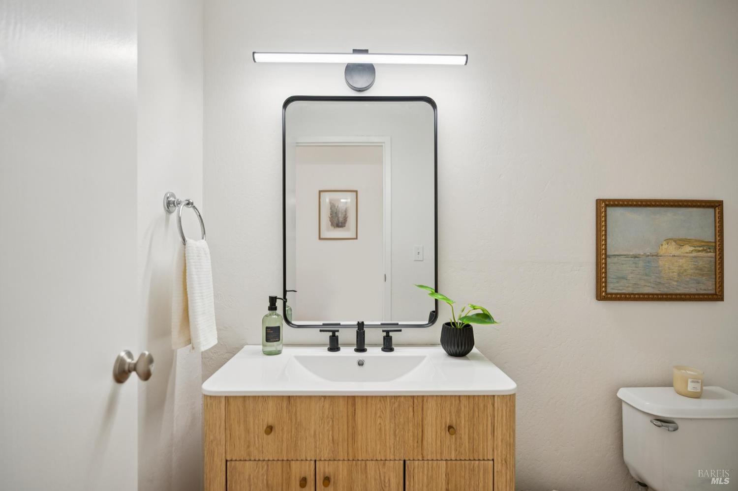 Detail Gallery Image 8 of 11 For 1542 Center Rd #96,  Novato,  CA 94947 - 2 Beds | 1/1 Baths