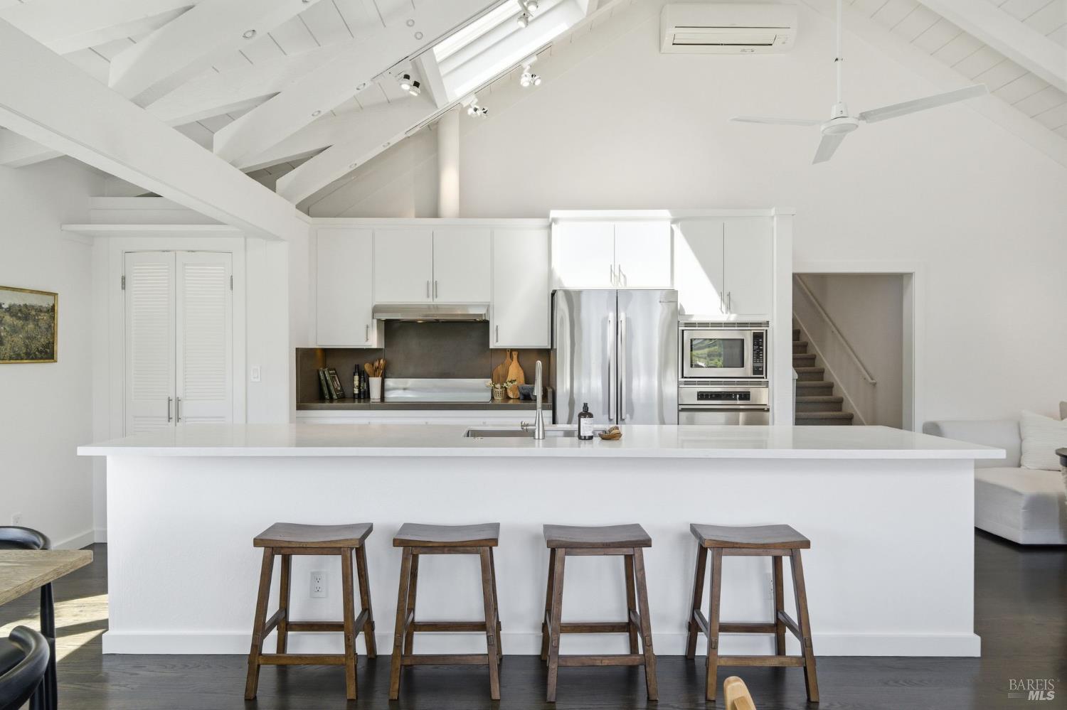 Detail Gallery Image 5 of 61 For 128 Madrone Rd, Fairfax,  CA 94930 - 4 Beds | 2 Baths