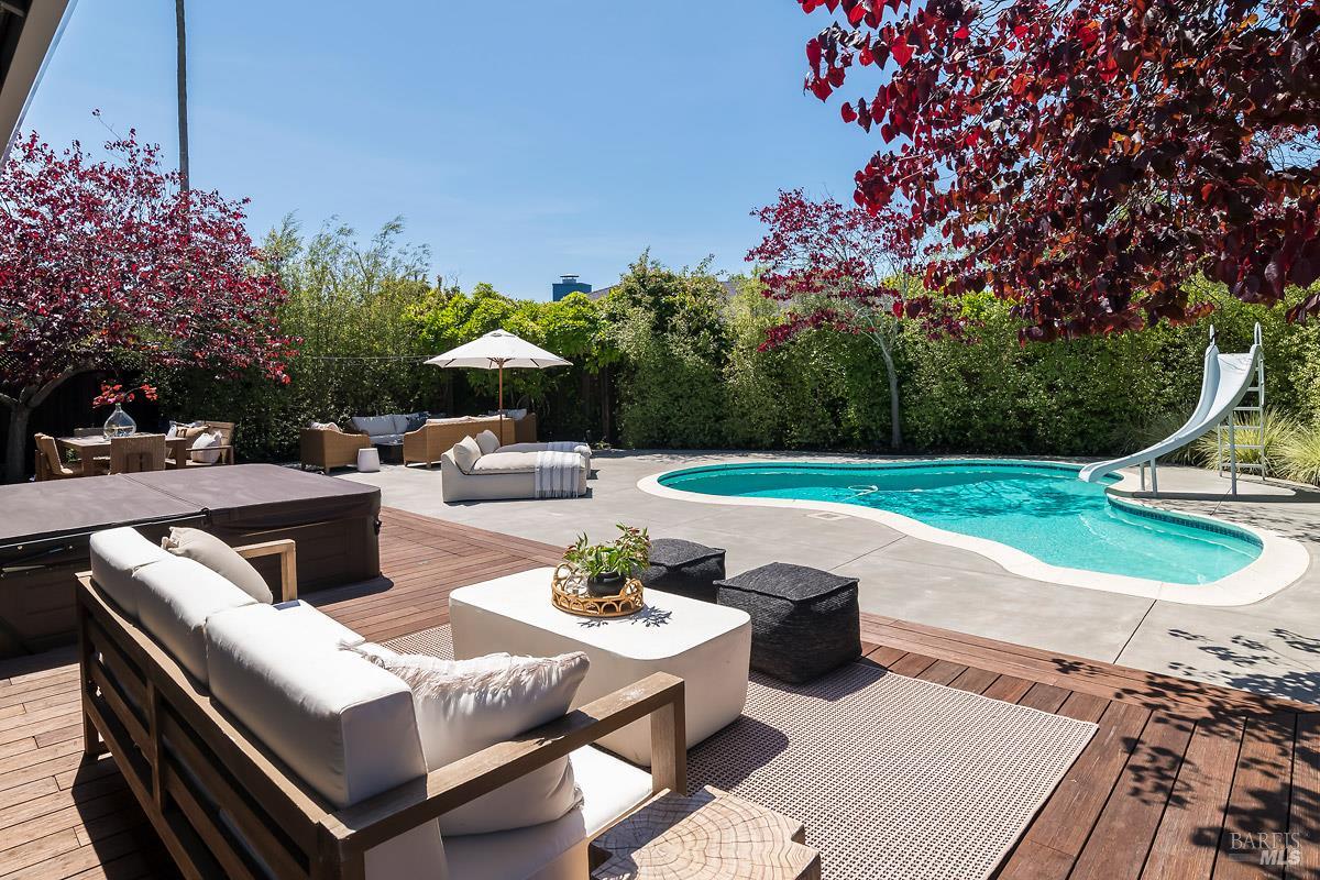 Detail Gallery Image 23 of 42 For 114 Golden Hind Psge, Corte Madera,  CA 94925 - 3 Beds | 2 Baths