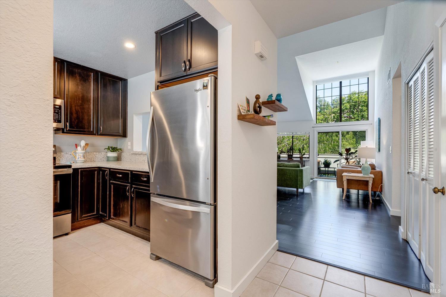 Detail Gallery Image 10 of 36 For 146 Sandpiper Ct, Novato,  CA 94949 - 2 Beds | 2 Baths