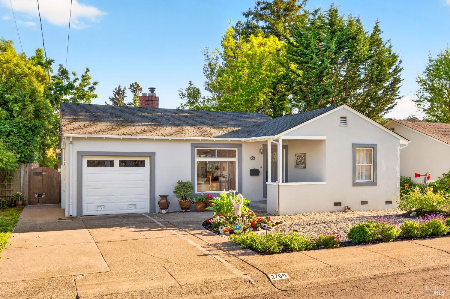 2789 Cypress Street photo 3