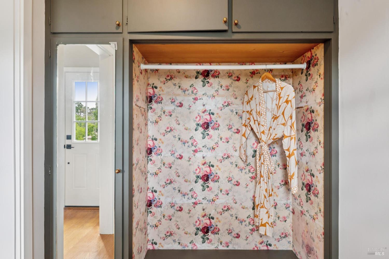 Detail Gallery Image 22 of 71 For 27 Sierra Ave, San Anselmo,  CA 94960 - 3 Beds | 2 Baths