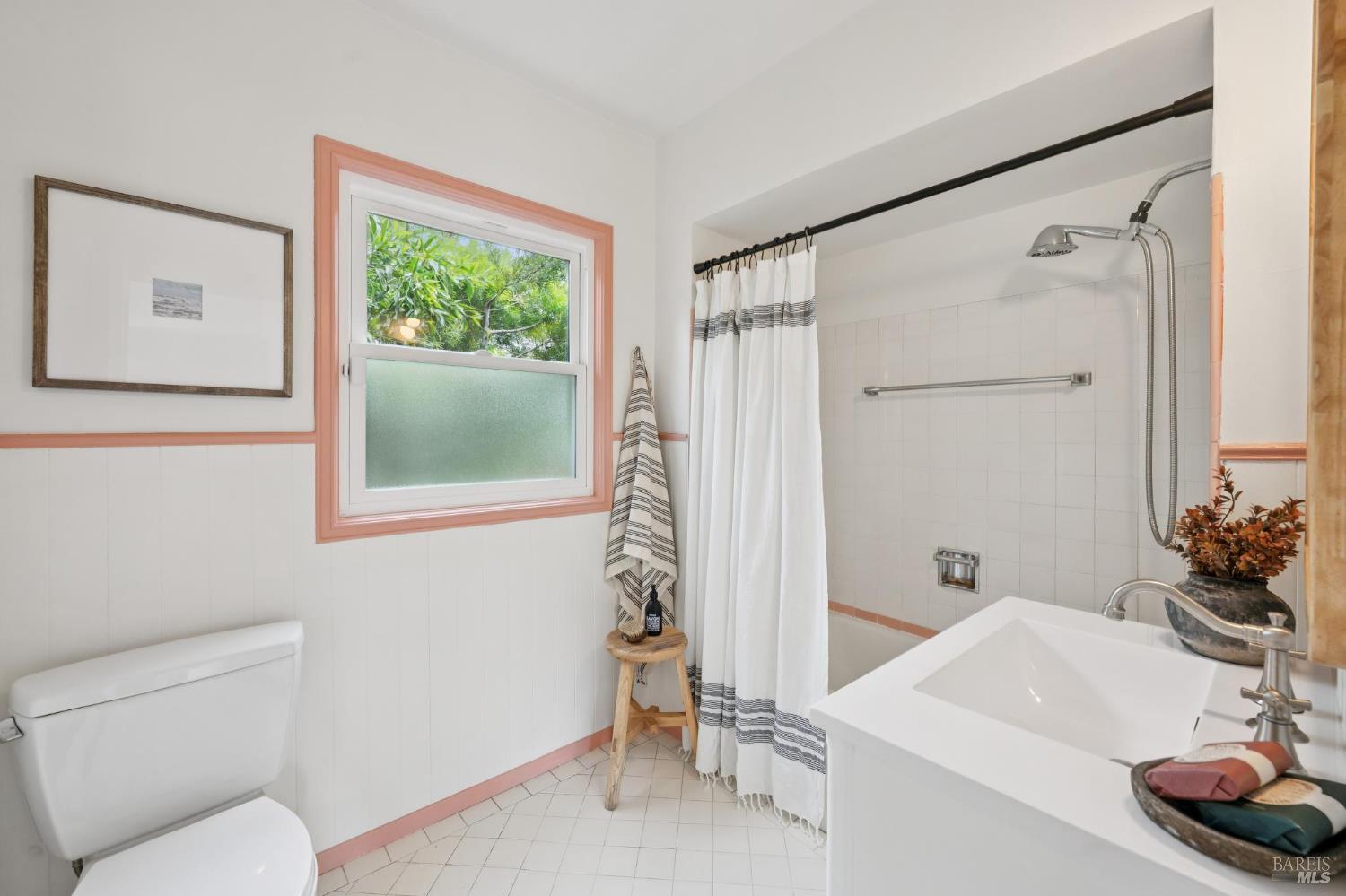 Detail Gallery Image 23 of 71 For 27 Sierra Ave, San Anselmo,  CA 94960 - 3 Beds | 2 Baths