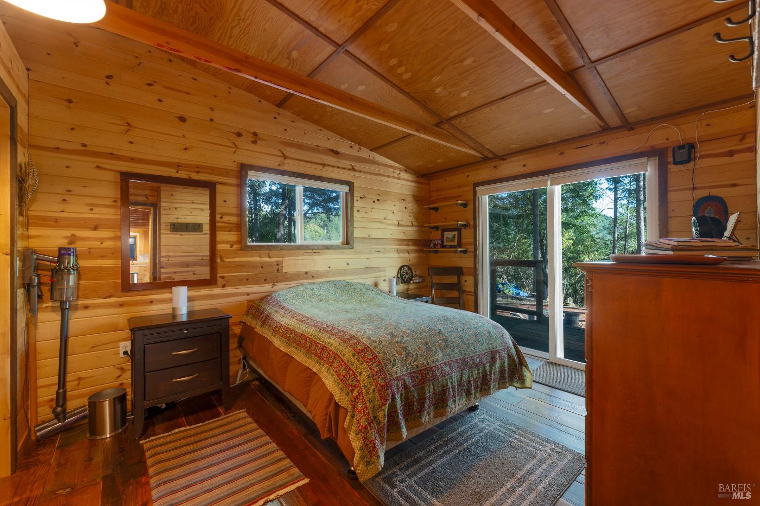 Detail Gallery Image 11 of 30 For 3770 Cherry Creek Rd, Willits,  CA 95490 - 1 Beds | 1 Baths