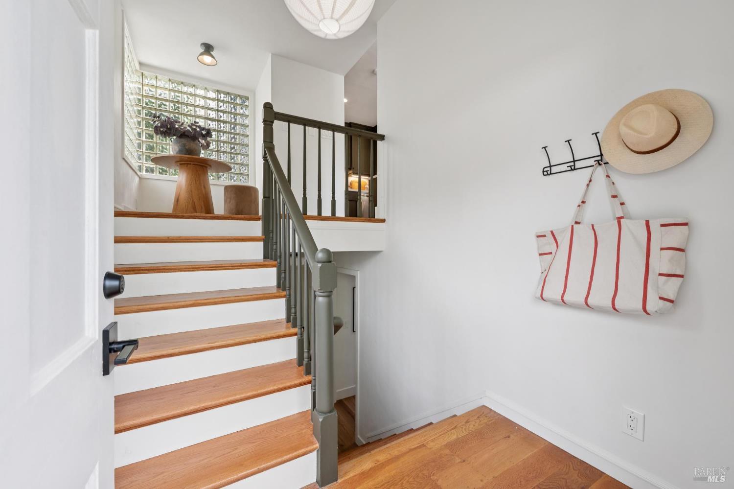 Detail Gallery Image 2 of 71 For 27 Sierra Ave, San Anselmo,  CA 94960 - 3 Beds | 2 Baths