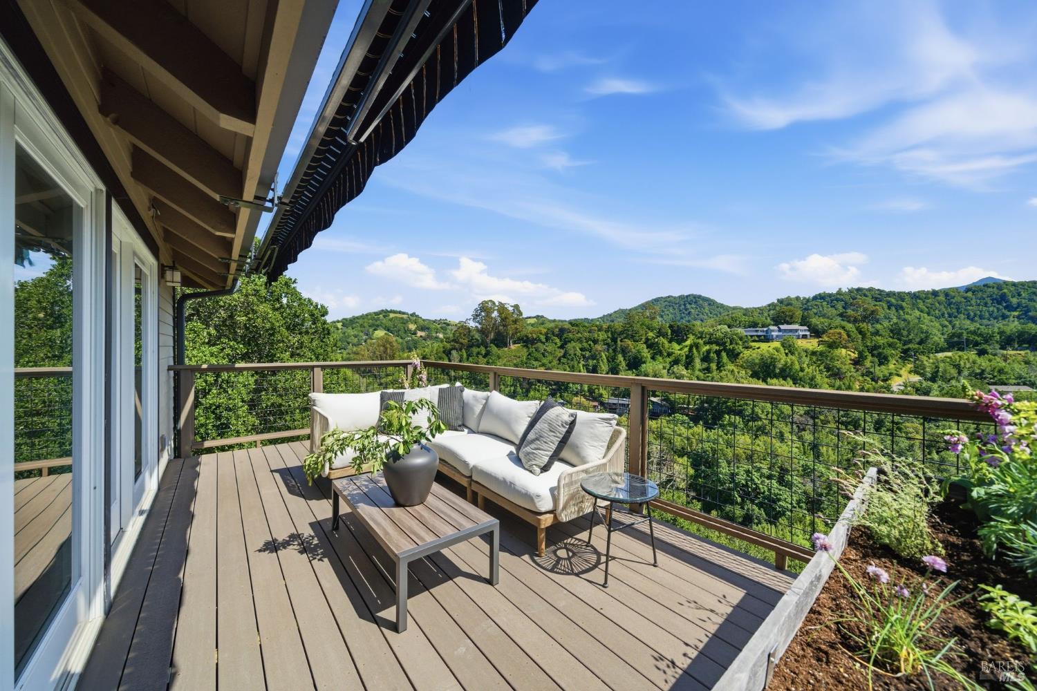 Detail Gallery Image 11 of 61 For 128 Madrone Rd, Fairfax,  CA 94930 - 4 Beds | 2 Baths