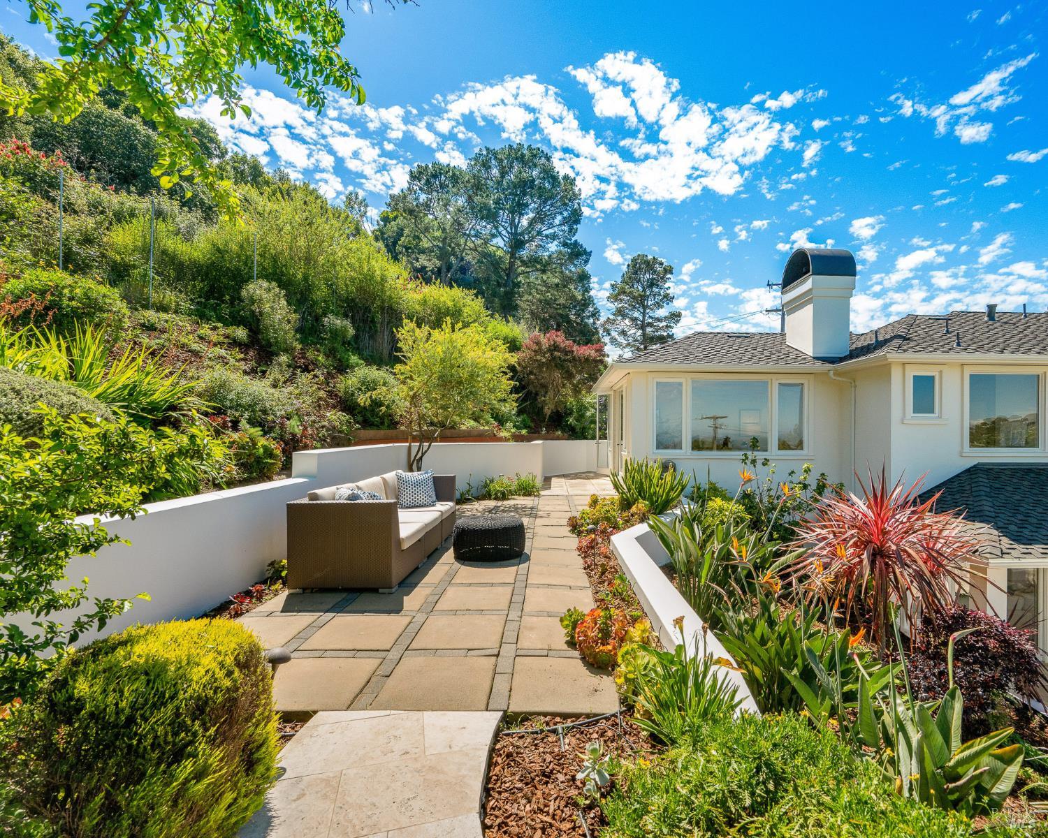 Detail Gallery Image 45 of 55 For 5 Warren Ct, Tiburon,  CA 94920 - 4 Beds | 4/1 Baths