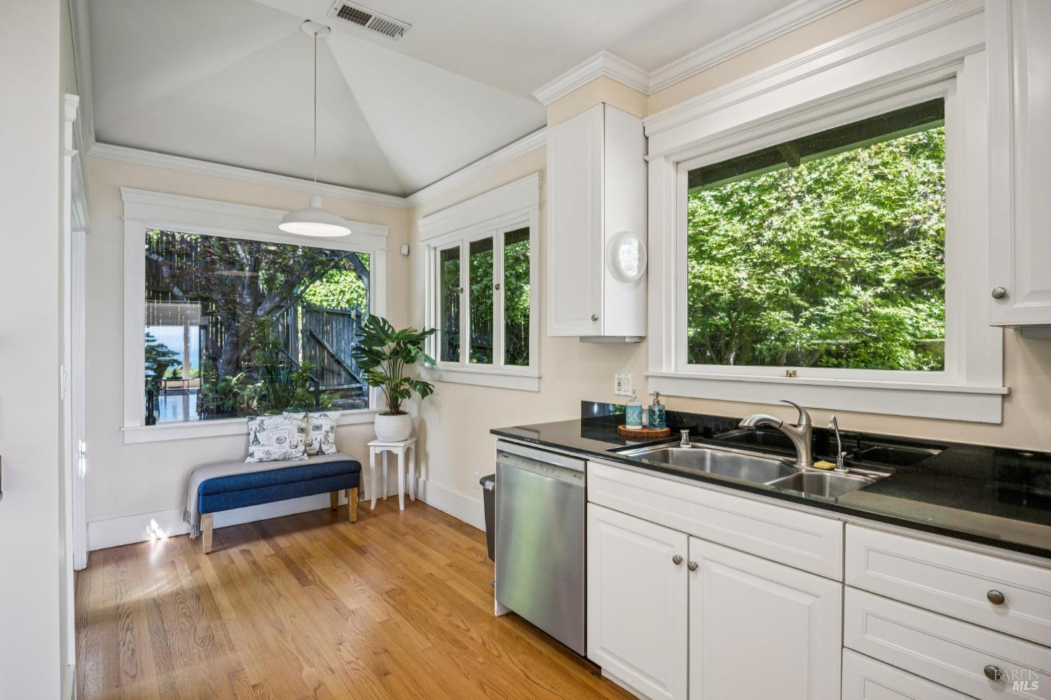 Detail Gallery Image 16 of 38 For 158 Edwards Ave, Sausalito,  CA 94965 - – Beds | – Baths