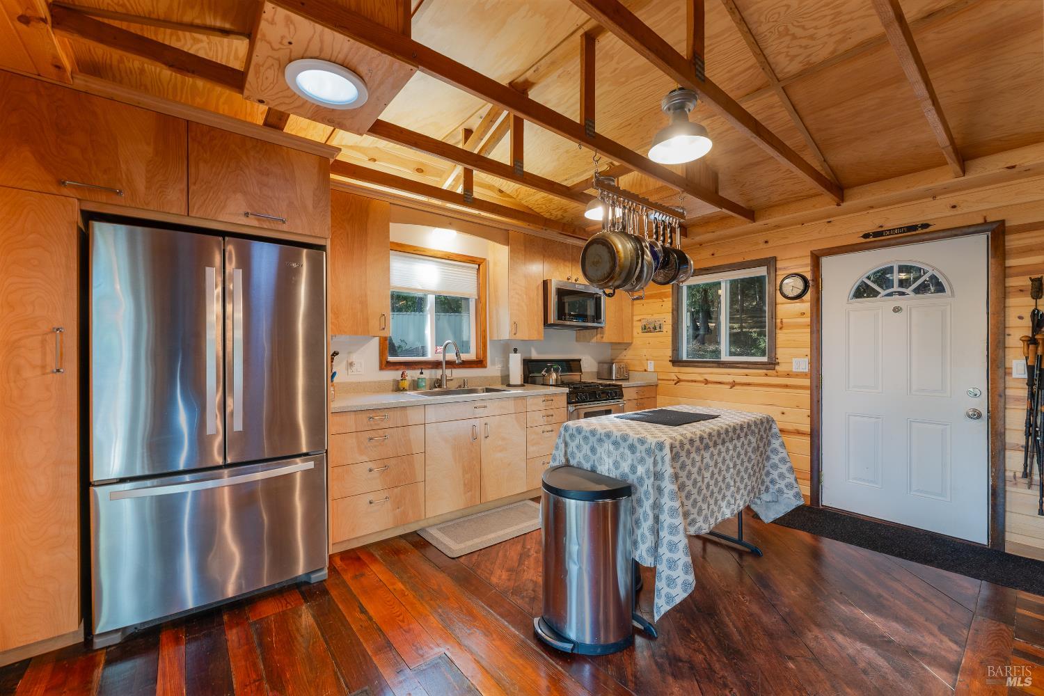 Detail Gallery Image 5 of 30 For 3770 Cherry Creek Rd, Willits,  CA 95490 - 1 Beds | 1 Baths