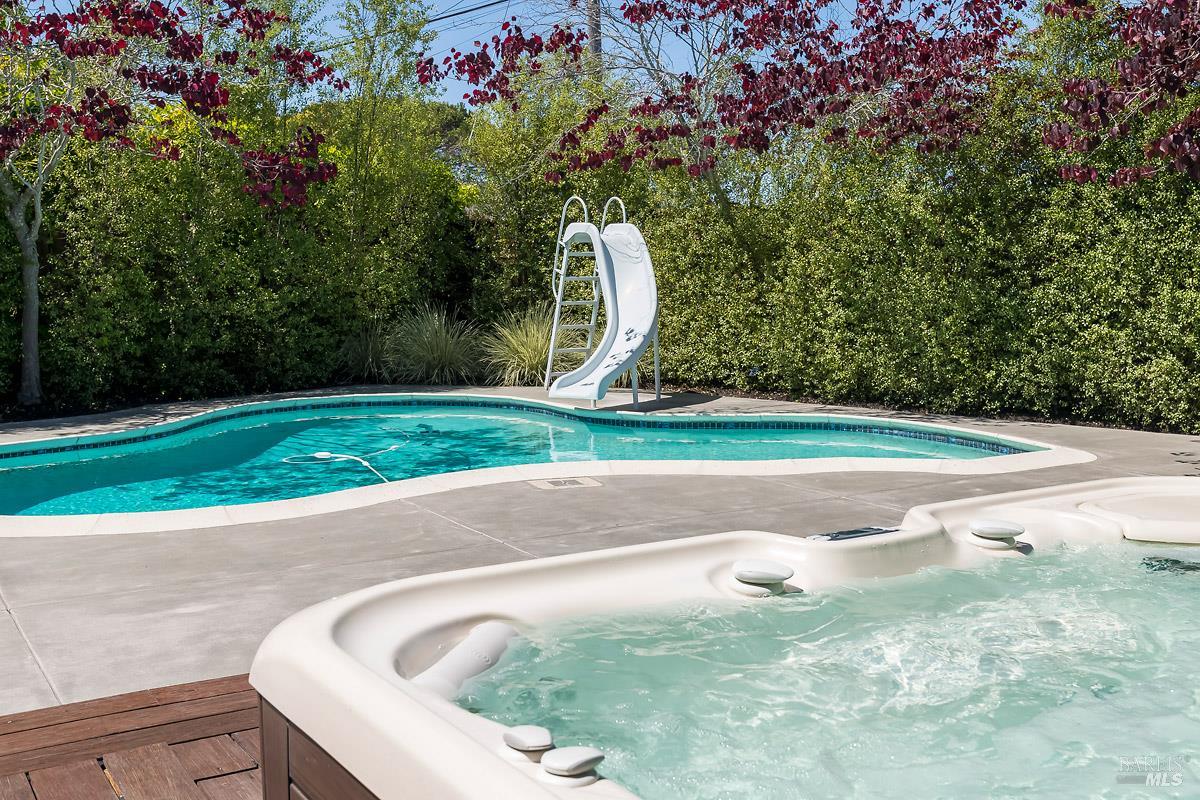 Detail Gallery Image 30 of 42 For 114 Golden Hind Psge, Corte Madera,  CA 94925 - 3 Beds | 2 Baths