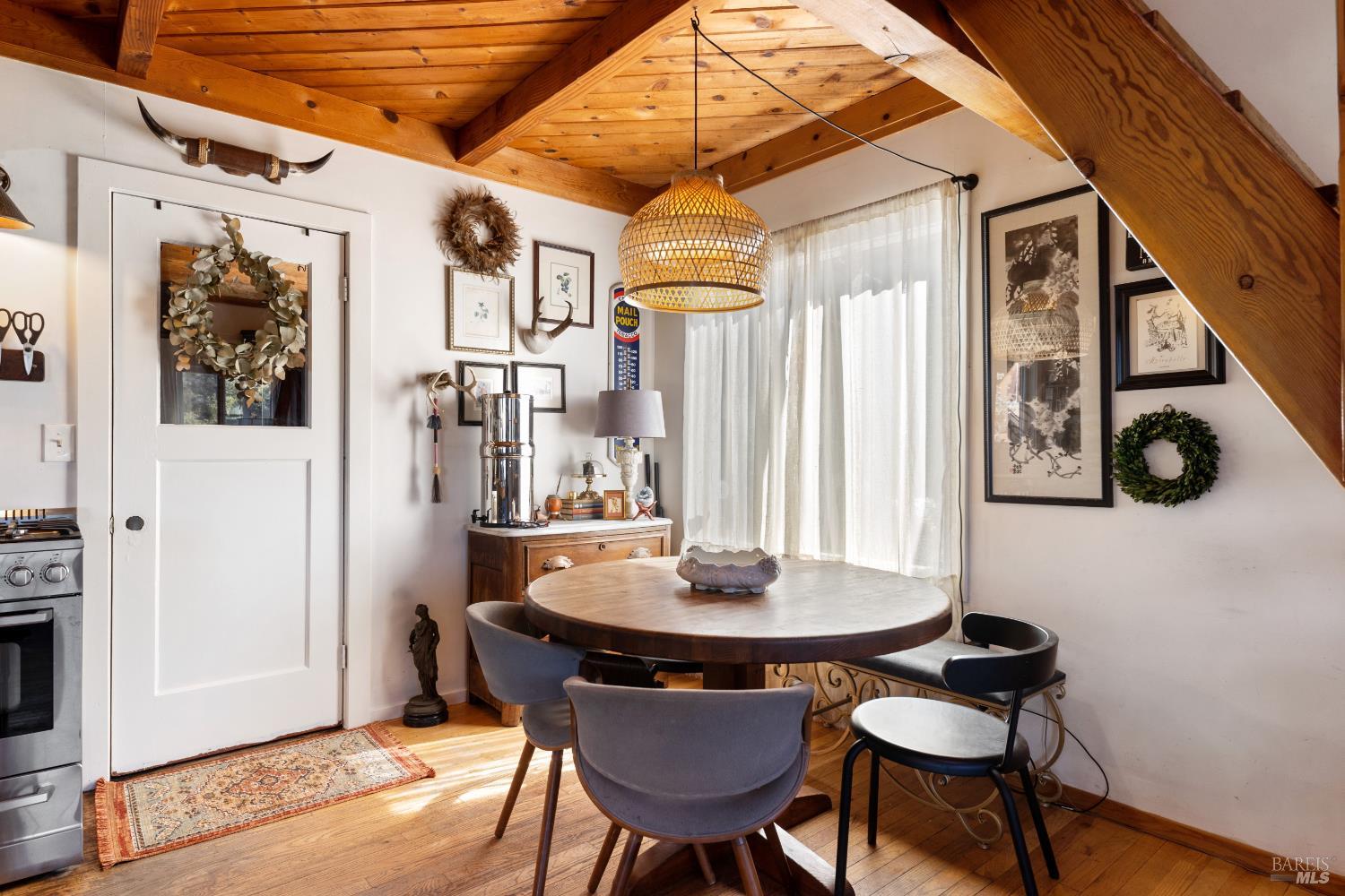 Detail Gallery Image 11 of 38 For 34010 Shimmins Ridge Rd, Willits,  CA 95490 - 4 Beds | 2 Baths