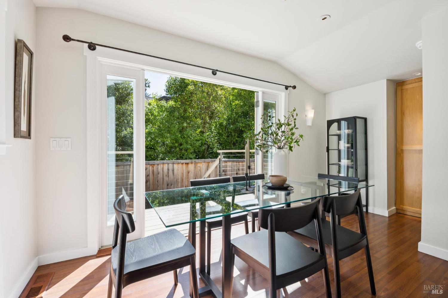 Detail Gallery Image 15 of 47 For 228 Saunders Ave, San Anselmo,  CA 94960 - 3 Beds | 2 Baths