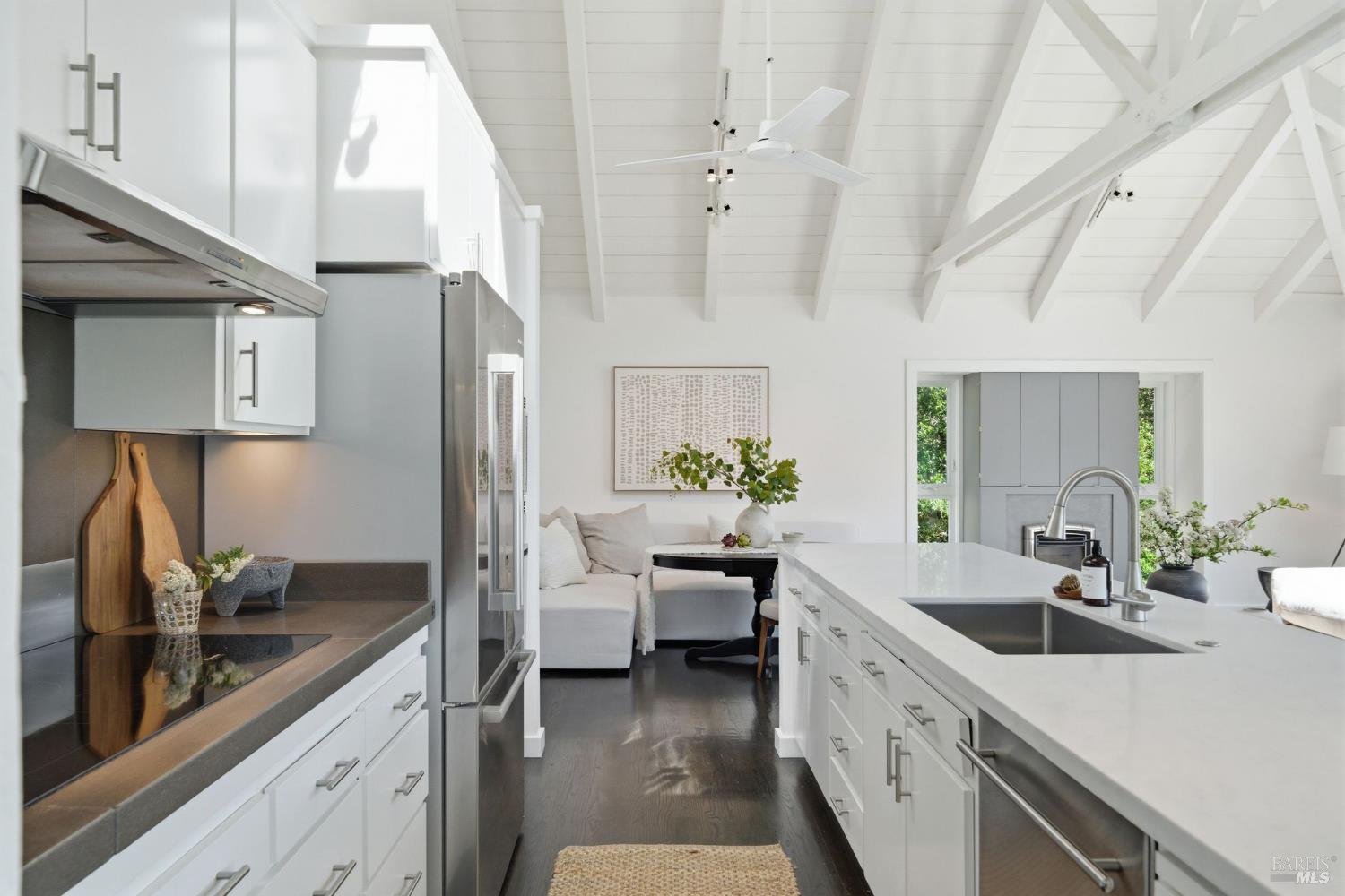 Detail Gallery Image 7 of 61 For 128 Madrone Rd, Fairfax,  CA 94930 - 4 Beds | 2 Baths