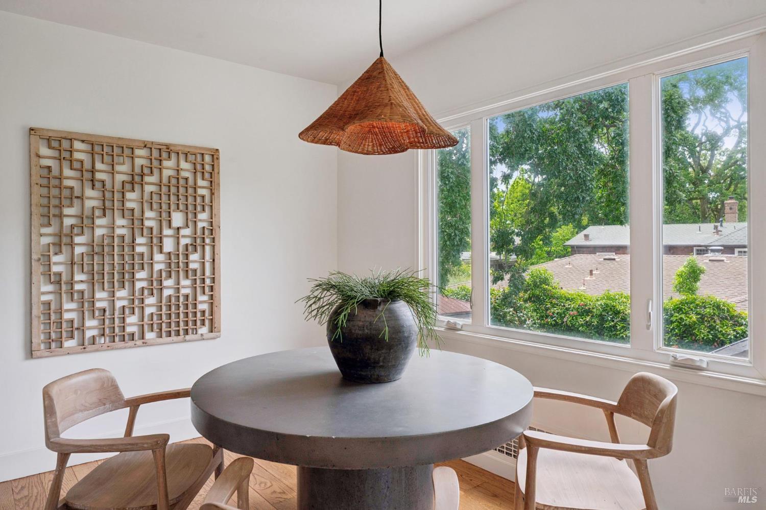 Detail Gallery Image 11 of 71 For 27 Sierra Ave, San Anselmo,  CA 94960 - 3 Beds | 2 Baths