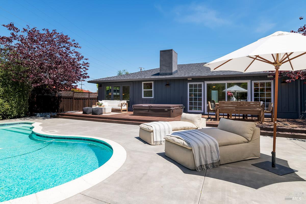 Detail Gallery Image 26 of 42 For 114 Golden Hind Psge, Corte Madera,  CA 94925 - 3 Beds | 2 Baths