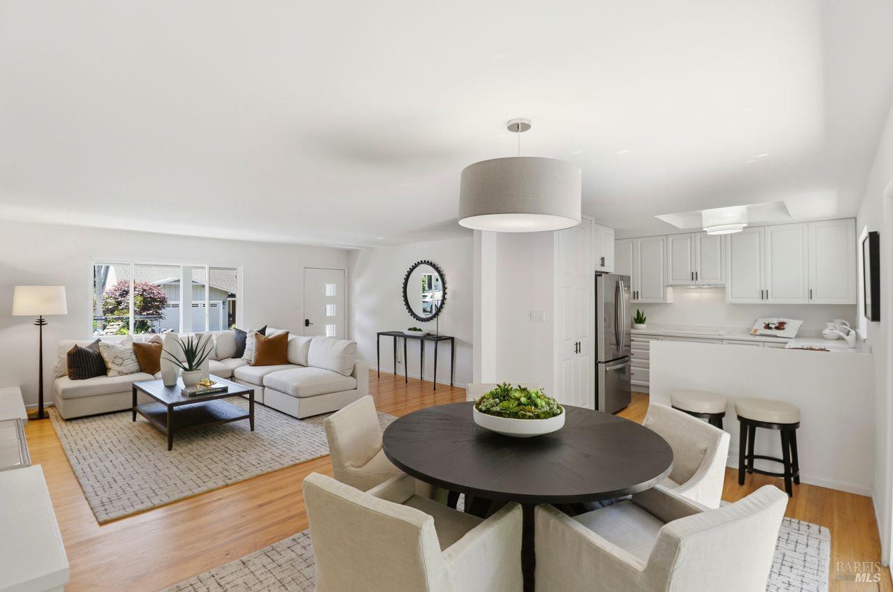 Detail Gallery Image 9 of 22 For 10 Sonora Way, Corte Madera,  CA 94925 - 4 Beds | 2 Baths