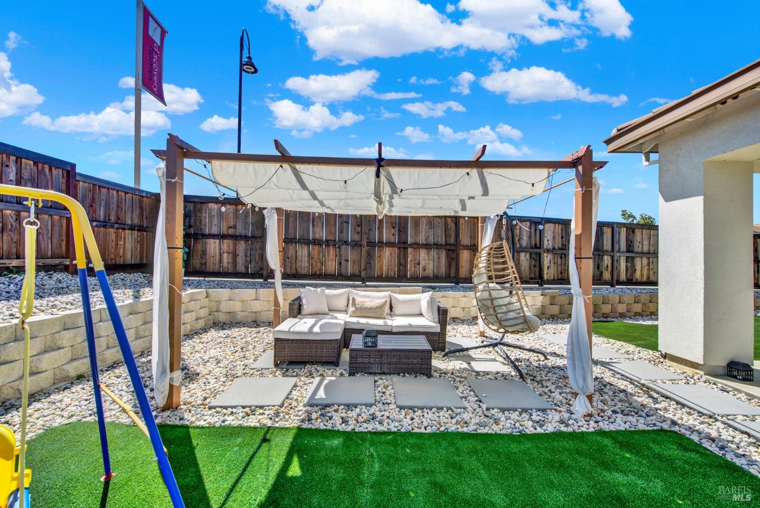 Detail Gallery Image 42 of 58 For 1501 Nightfall Ln, Fairfield,  CA 94533 - 4 Beds | 3 Baths