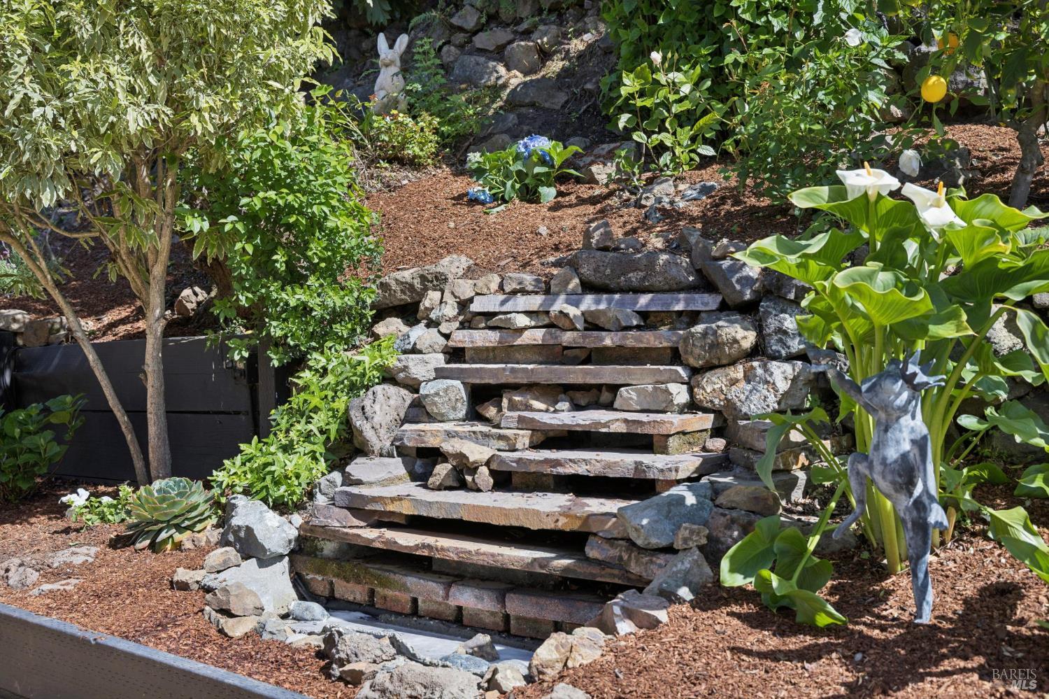 Detail Gallery Image 41 of 46 For 1380 Grand Ave, San Rafael,  CA 94901 - 4 Beds | 2/1 Baths