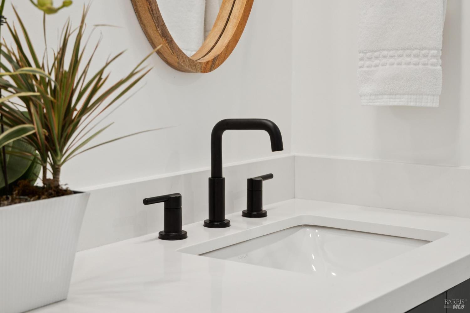 Detail Gallery Image 28 of 46 For 1380 Grand Ave, San Rafael,  CA 94901 - 4 Beds | 2/1 Baths